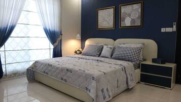 2 bedrooms, iron/ironing board, WiFi