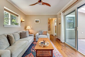 House (4 Bedrooms) | Interior - Private Hot Tub - Riverfront Cabin In Estes Park! (Estes Park)