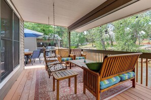 House (4 Bedrooms) | Interior - Private Hot Tub - Riverfront Cabin In Estes Park! (Estes Park)