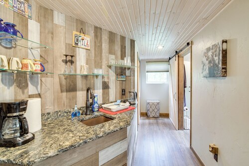 3 Mi to Lake: Evergreen Studio w/ Trail Access