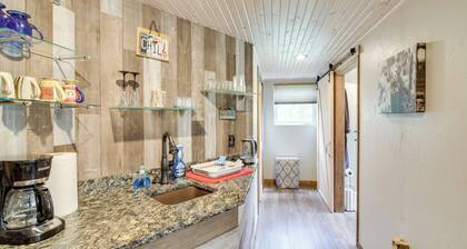 3 Mi to Lake: Evergreen Studio w/ Trail Access