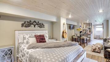 Apartment (0 Bedroom) | Interior