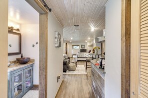 Apartment (0 Bedroom) | Interior