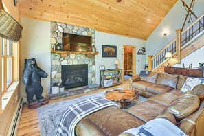 House (4 Bedrooms) | Interior - 7 Mi to White Mountain NF - Woodsy Bethel Cabin! (Bethel)