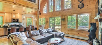 7 Mi to White Mountain NF - Woodsy Bethel Cabin!