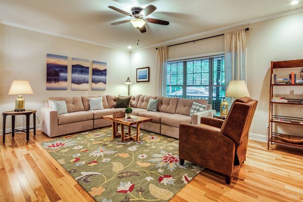 House (3 Bedrooms) | Interior