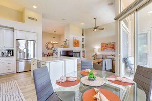 House (2 Bedrooms) | Interior