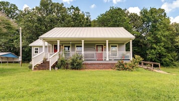 Rumah (3 Bedrooms) | Bagian depan properti