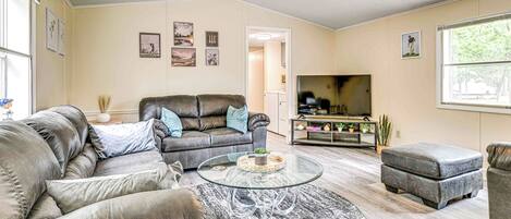 House (3 Bedrooms) | Front of property