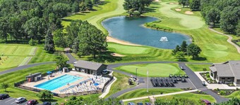 < 5 Mi to 5 Golf Courses: Home in Lake Arrowhead