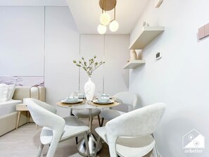 Studio (0 Bedroom) | Interior