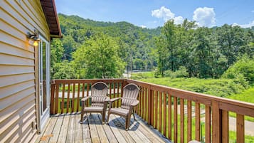 Apartment (3 Bedrooms) | Front of property
