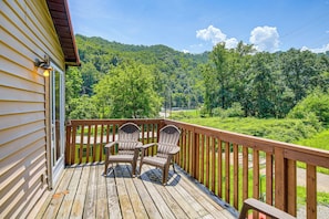 Apartment (3 Bedrooms) | Front of property