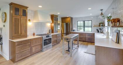 Cabin on 28 Acres: Hike & Fish in Flathead Valley!