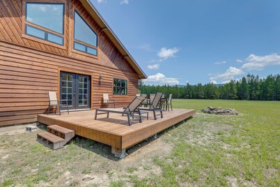 Cabin on 28 Acres: Hike & Fish in Flathead Valley!