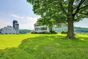 House (3 Bedrooms) | Interior - 4 Mi to Dtwn Granville: Family Home w/ Deck! (Granville)