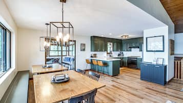 Rumah (6 Bedrooms) | Interior