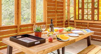 Wine Country Cottage in Historic Fiddletown!