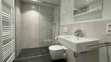 Handtücher, Seife, Toilettenpapier