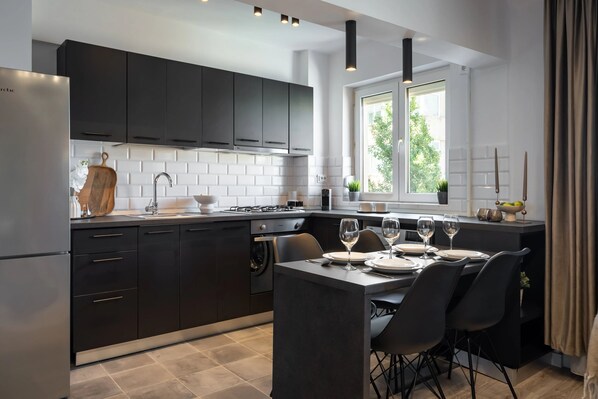 2 bedrooms, Internet - Colorful Bright 2BR on Iconic Calea Victoriei (Bucharest)