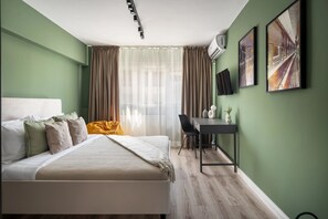 2 bedrooms, Internet - Colorful Bright 2BR on Iconic Calea Victoriei (Bucharest)