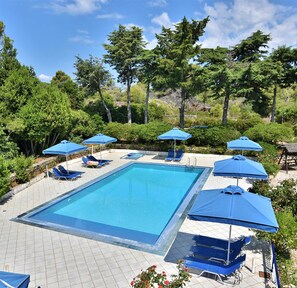 Studio | Exterior - Bluewhite Studio - Garden by the Pool (Kefalonia)