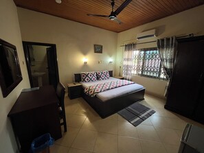 Comfort Double Room | Desk, laptop workspace - My view guest house (Ejisu)