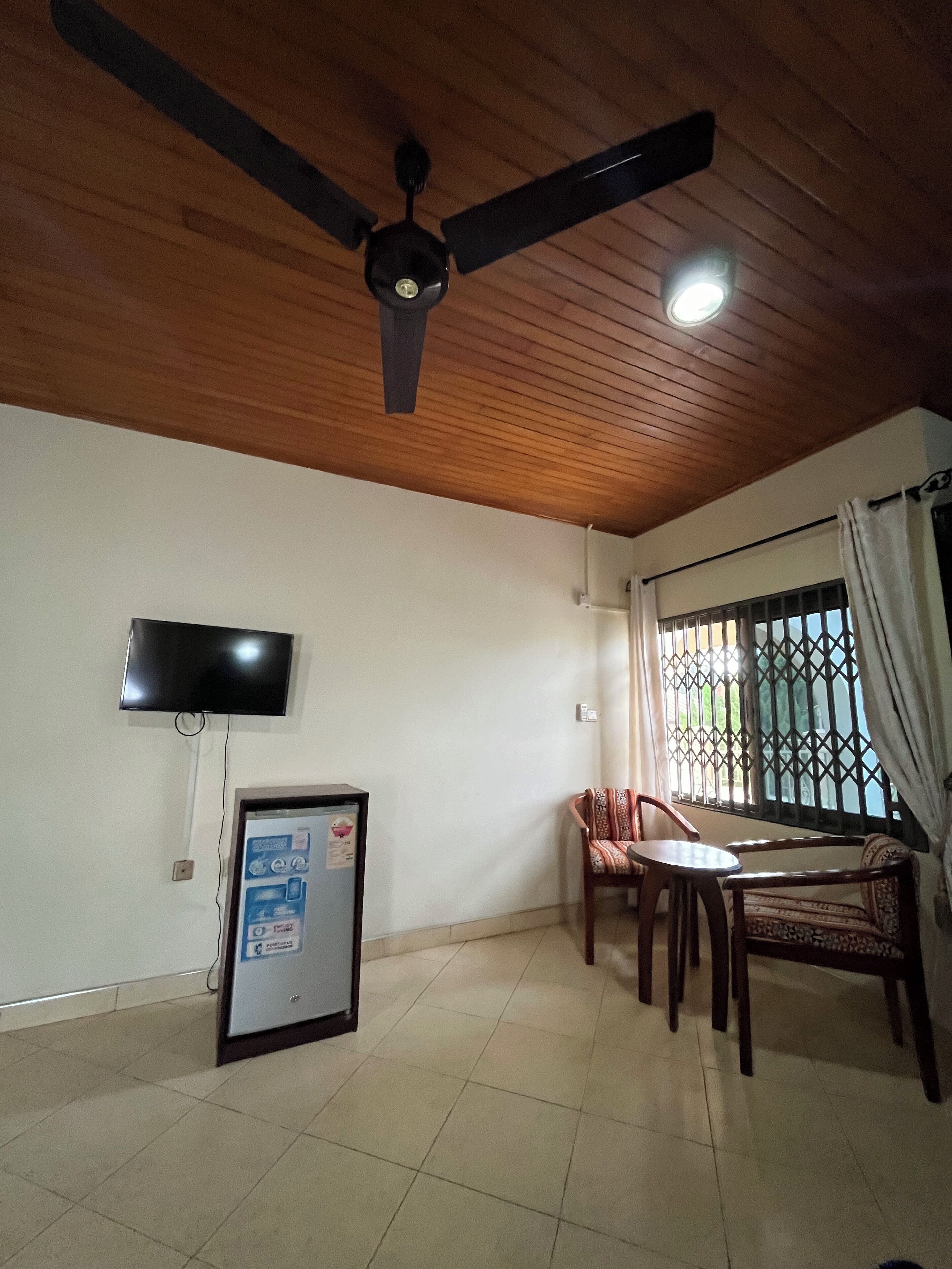 Bureau, espace de travail pour ordinateur portable