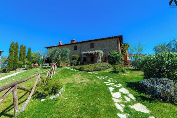 External view of Collinella 8 (the upstairs property on the right in this photo)