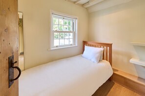WiFi, bed sheets