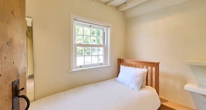 Host & Stay | Old Stone Cottage