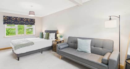 Host & Stay | Castle View