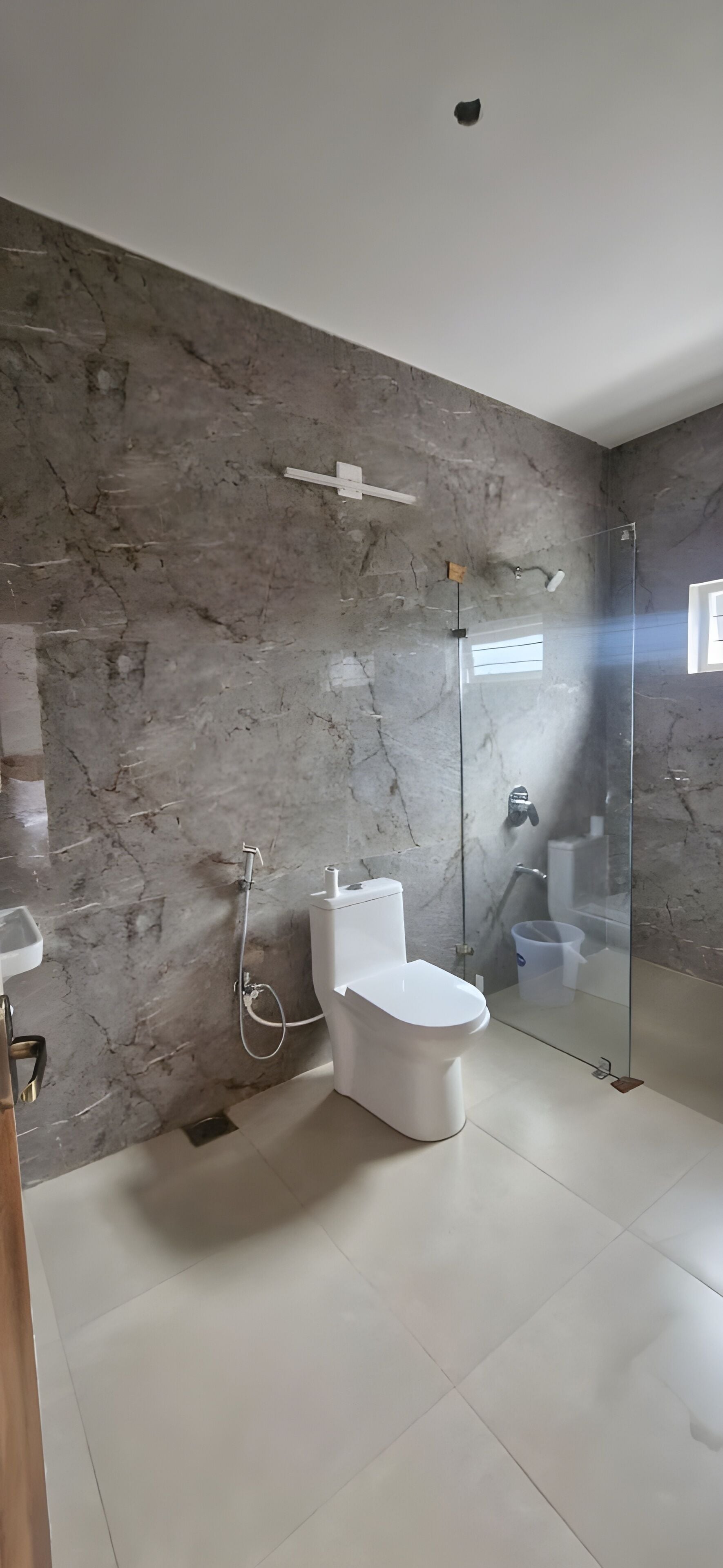 Asciugacapelli, asciugamani, carta igienica