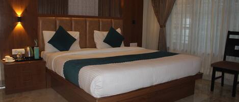 6 عدّة غرف نوم وواي فاي وملاءات أسرّة