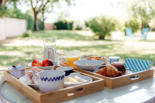 Le Clos des Pies, Chambre triple "Le Nid", au calme et au vert dans le Jura