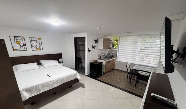 Iron/ironing board, WiFi, bed sheets