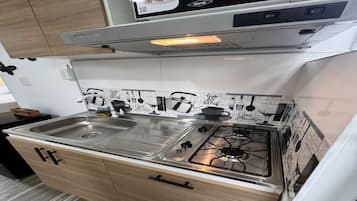 Microwave, stovetop