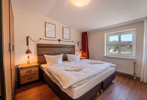 Schreibtisch, kostenloses WLAN, Bettwäsche