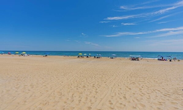 Liegestühle, Strandtücher