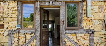 Charming 2BR Gîte | Heated Pool & Terrace | Near Sarlat & Dordogne River