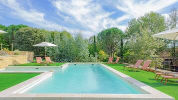 Piscine extérieure, piscine chauffée