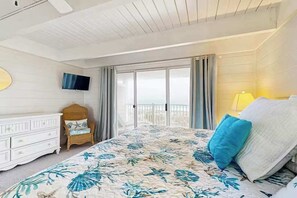 4 habitaciones, tabla de planchar con plancha, wifi y ropa de cama 