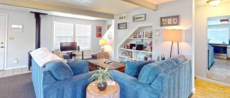 Fernseher, Kamin, DVD-Player, Videothek