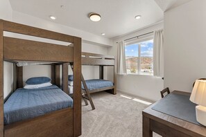 Condo, 2 Bedrooms