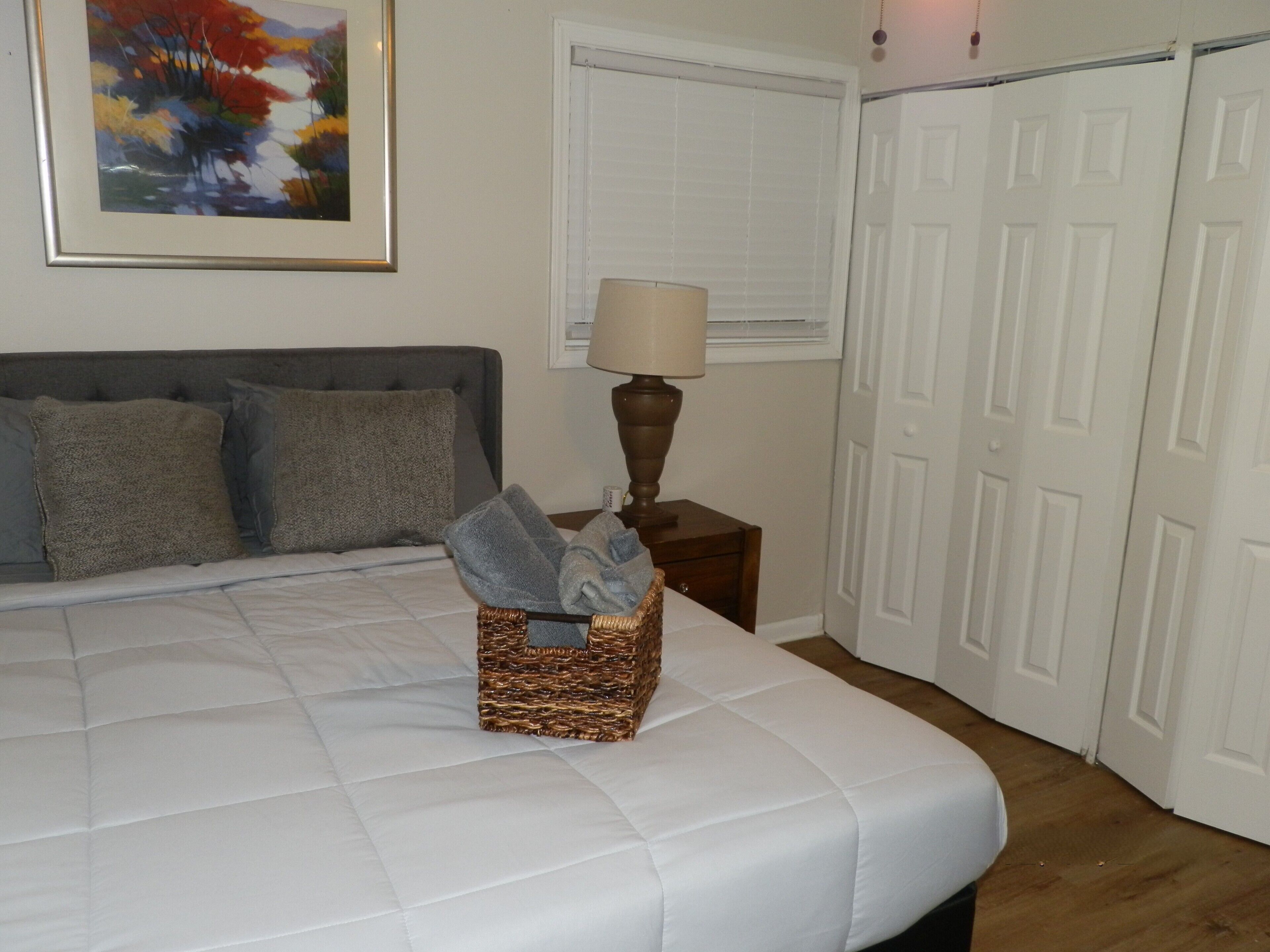 2 chambres, fer et planche à repasser, Wi-Fi, draps fournis