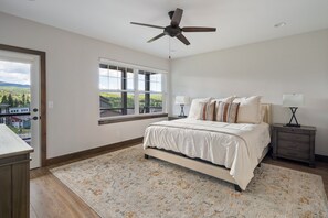 House, 5 Bedrooms - Aspen View Chalet 5 Bedroom Home (Fraser)