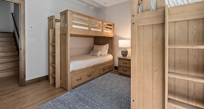 Aspen View Chalet 5 Bedroom Home
