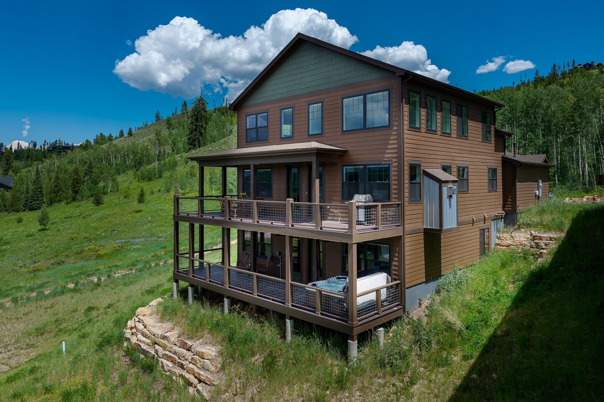 House, 5 Bedrooms | Exterior