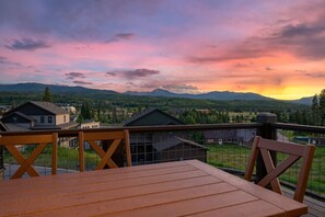 House, 5 Bedrooms | Outdoor dining - Aspen View Chalet 5 Bedroom Home (Fraser)