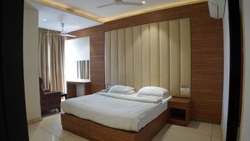 Desk, laptop workspace, blackout drapes, free WiFi